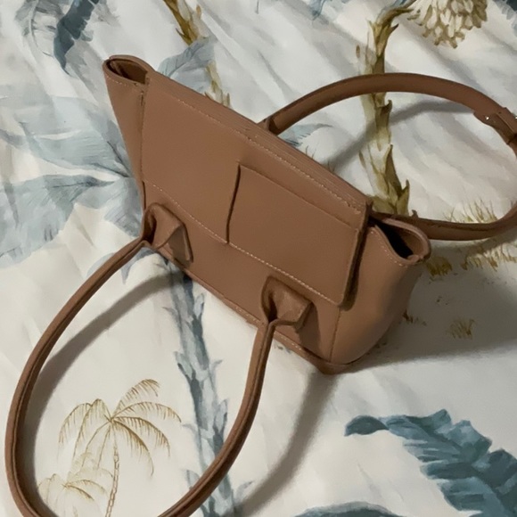 ✨HOST PICK✨ Novo Blush Tan Handbag with Conpartments - Picture 2 of 6
